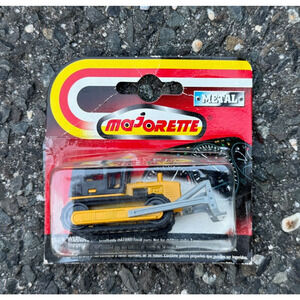 NEW IN PACKAGE METAL MAJORETTE BULLDOZER CONSTRUCTION 1/64 SCALE VINTAGE
